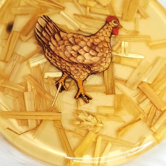 Vintage Lucite Acrylic Rooster Chicken Hen Farmhouse Trivet Real Hay Straw MCM - Picture 4 of 14